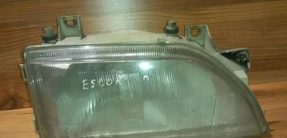 Ford Escort Headlight/headlamp 93ag13005sa2d