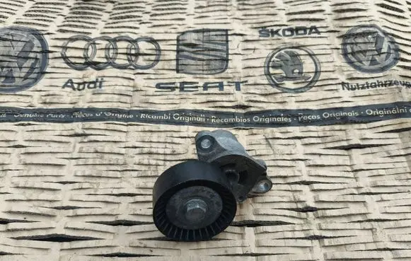 Audi S5 F5 Alternator belt tensioner pulley 06m903133j