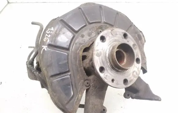 Volkswagen Golf V Front wheel hub spindle knuckle