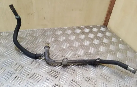 Toyota Avensis T270 Engine coolant pipe/hose