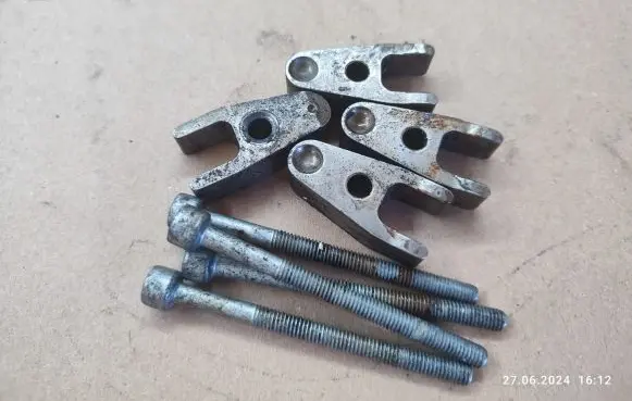 Mercedes-Benz B W245 Fuel Injector clamp holder