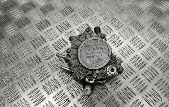 Volkswagen Touran I Vacuum pump 03G145209C 051006C11 E580