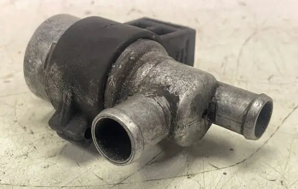 Volkswagen Golf III Idle control valve (regulator) 054133459A