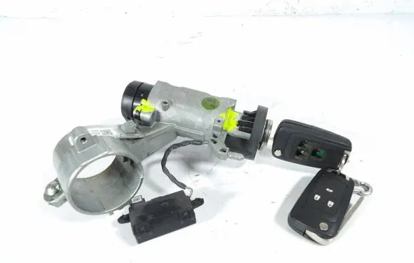 Opel Insignia A Ignition lock 13243373