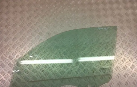 Opel Mokka X Front door window glass four-door