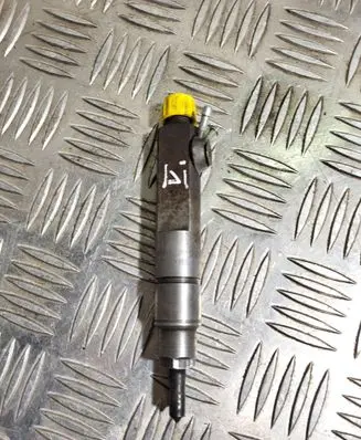 Audi A6 S6 C4 4A Fuel injector 046130201F