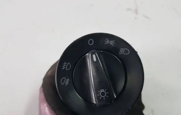 Skoda Fabia Mk2 (5J) Light switch 