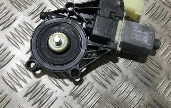 Ford Fiesta Front door window regulator motor 8a6114553b 8a61-14553-b