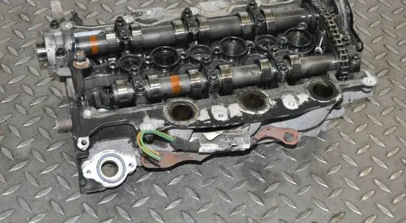Land Rover Discovery 4 - LR4 Engine head PM9X2Q609CA
