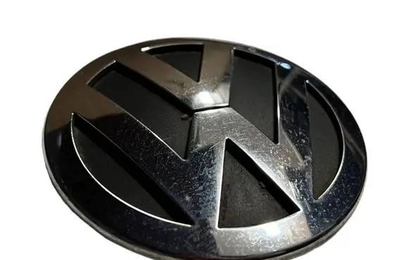 Volkswagen PASSAT B6 Manufacturers badge/model letters 3C9853630 H9158