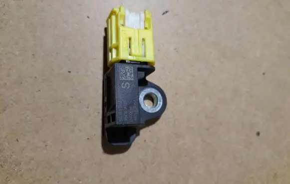 Nissan Qashqai Airbag deployment crash/impact sensor 988303RA0A