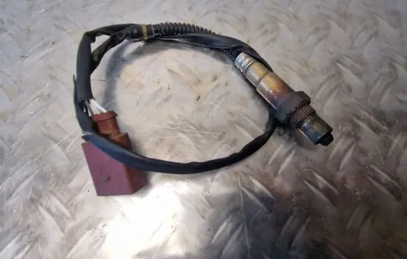 Volkswagen PASSAT B5 Lambda probe sensor 058906265C