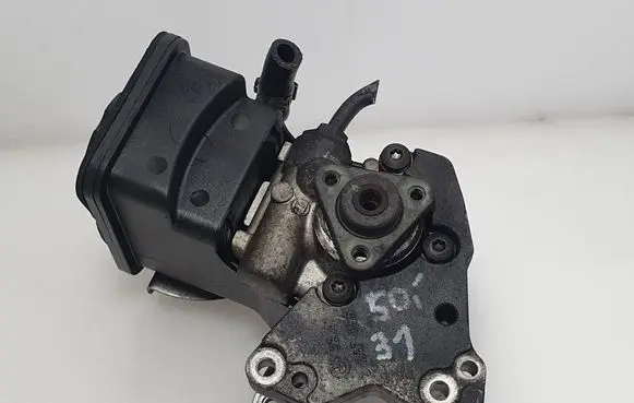 BMW 3 E46 Power steering pump 7692974519 675657501E