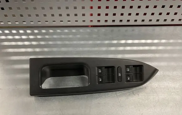Volkswagen Touran I Electric window control switch 1T1867371H