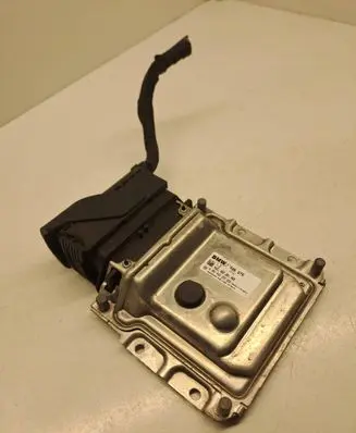BMW X5 F15 Adblue control unit 7436676 002001000 0281032222