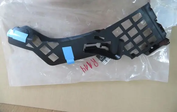 Mercedes-Benz CLA C117 X117 W117 Front bumper mounting bracket A1178856300