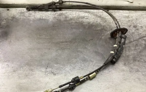 Gear shift cable linkage