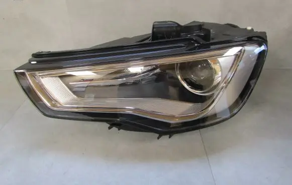Audi A3 S3 8V Headlight/headlamp 8V0941005C 01074027AF