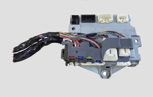 Mazda 6 Fuse module