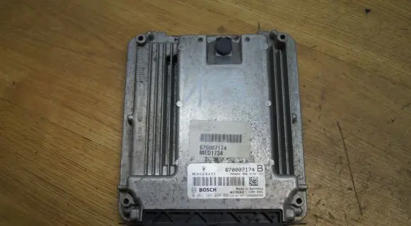 Maserati Quattroporte Engine control unit/module 670007174