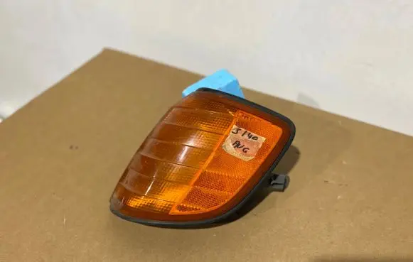 Mercedes-Benz S W140 Front indicator light 1408260143