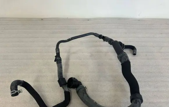 Volkswagen Transporter - Caravelle T7 Engine coolant pipe/hose 7T0122051F