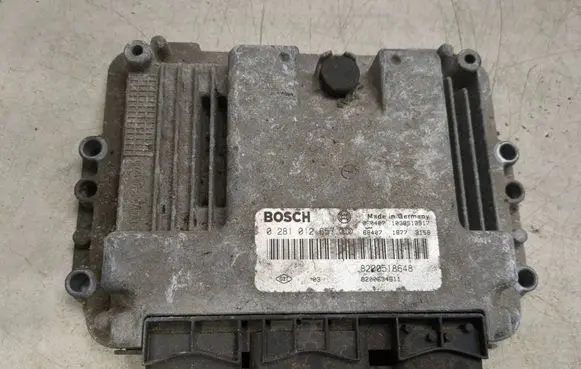 Suzuki Grand Vitara II Engine control unit/module 0281012657 8200518648 8200634611