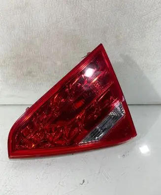 Audi A5 8T 8F Tailgate rear/tail lights 8t0945094a