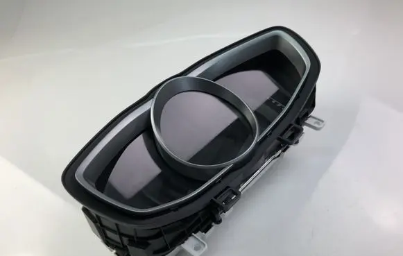 Volvo V40 Speedometer (instrument cluster) 31473472