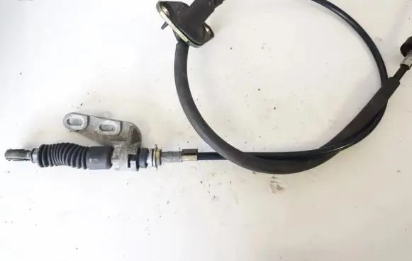 Volvo S40, V40 Gear shift cable linkage