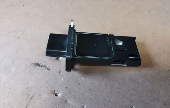 Infiniti G37 Mass air flow meter 226807S000