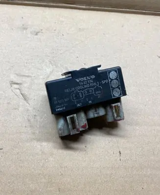 Volvo S70 V70 V70 XC Coolant fan relay 9442934