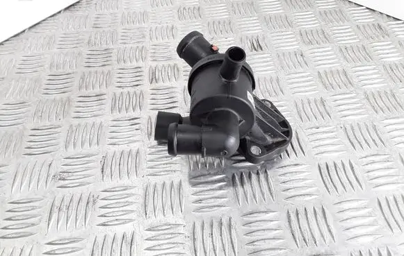 Thermostat/thermostat housing