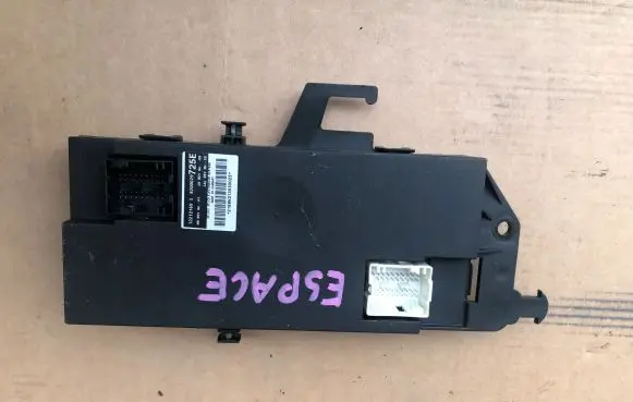 Renault Espace IV Gateway control module 8200029726E