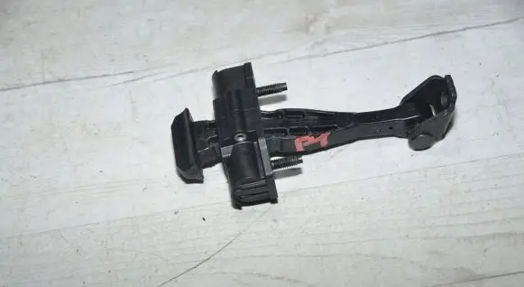 Dacia Duster II Rear door check strap stopper 58880000 5888000