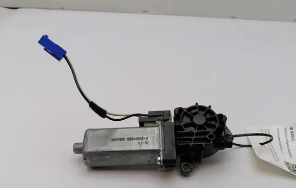Mercedes-Benz C W203 Seat adjustment motor 0390203002 820418984
