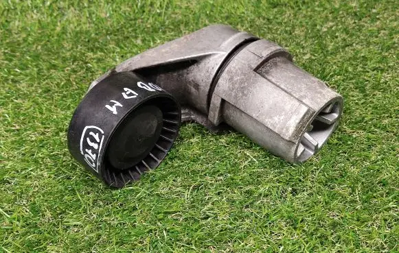 BMW 5 F10 F11 Alternator belt tensioner 7599097 1128759909704