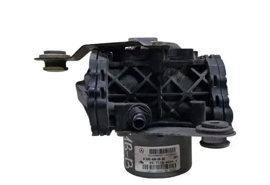 Mercedes-Benz B W246 W242 Vacuum pump A2424300632