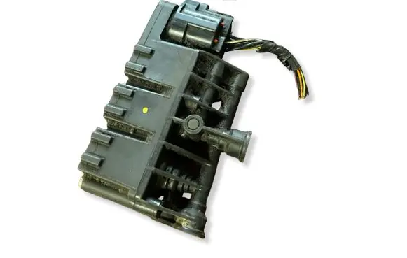 Land Rover Discovery 4 - LR4 Air suspension valve block RVH000055