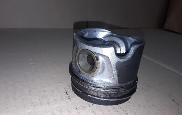 Skoda Superb B6 (3T) Piston 038J