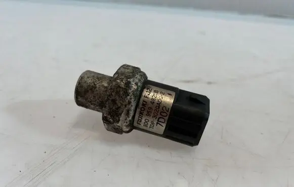 Audi A6 S6 C5 4B Air conditioning (A/C) pressure sensor 8D0959482B