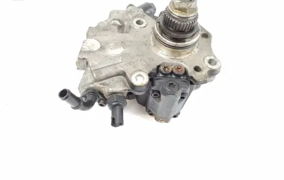 Mercedes-Benz E W212 Fuel injection high pressure pump A6510701801