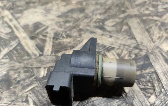 Mercedes-Benz E W211 Camshaft position sensor A0031539728