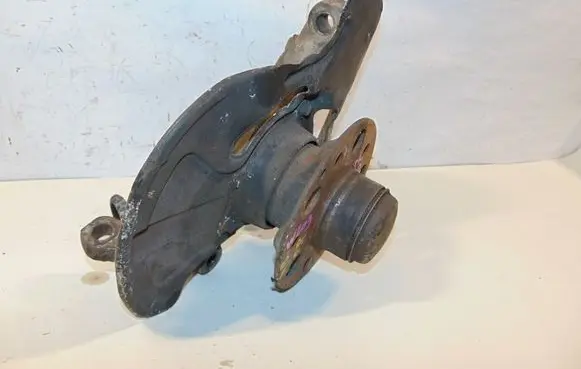 Mercedes-Benz C W203 Front wheel hub spindle knuckle A2093320101 A2043320201 A2093300325