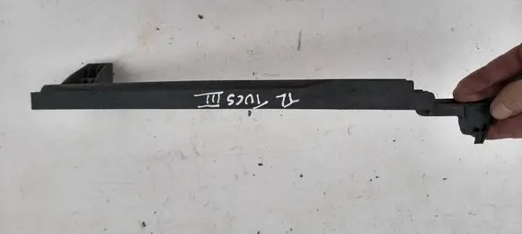 Hyundai Tucson TL Rear door window/glass frame 83550d7000