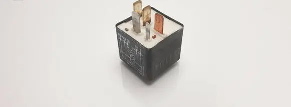 Volkswagen PASSAT B5.5 Other relay 443951253AA 899574000