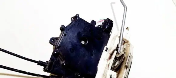 Mitsubishi Outlander Front door lock