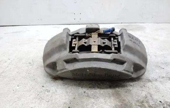 Mercedes-Benz C W205 Front brake caliper