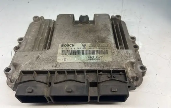 Renault Megane II Engine control unit/module 0281010769 8200184294
