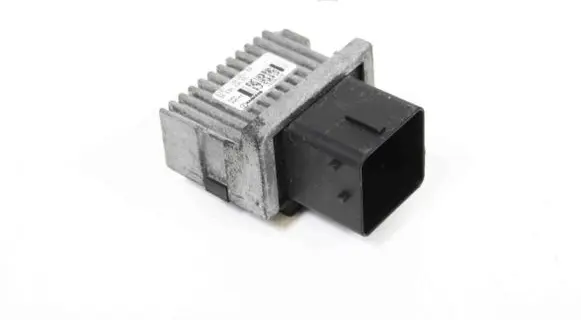 Jaguar XF X250 Glow plug pre-heat relay 9663824880 AV6112A343BA